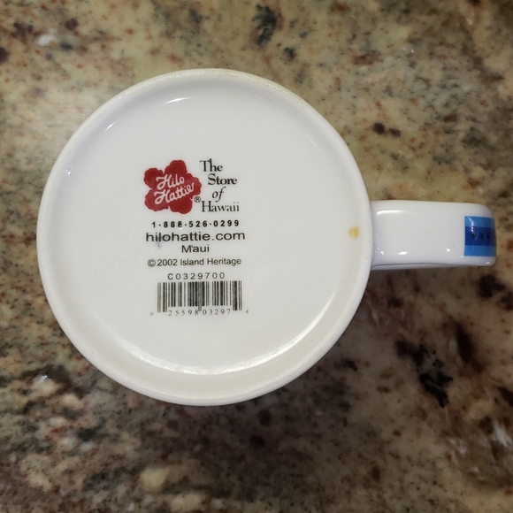 Hilo Hattie Hawaii Mug, 2002 "Kauai" Coffee Cup - Picture 5 of 6